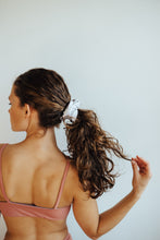 Load image into Gallery viewer, Scrunchie - Marble